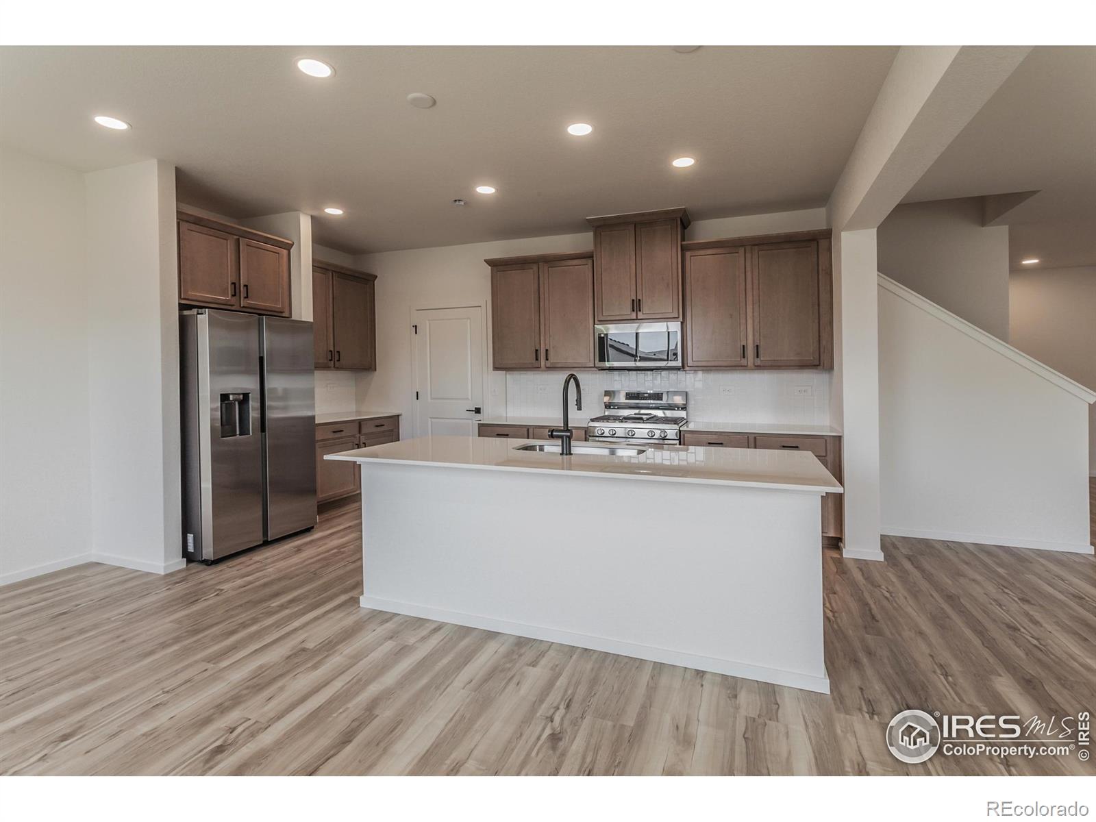 MLS Image #9 for 1600  sunflower way,johnstown, Colorado
