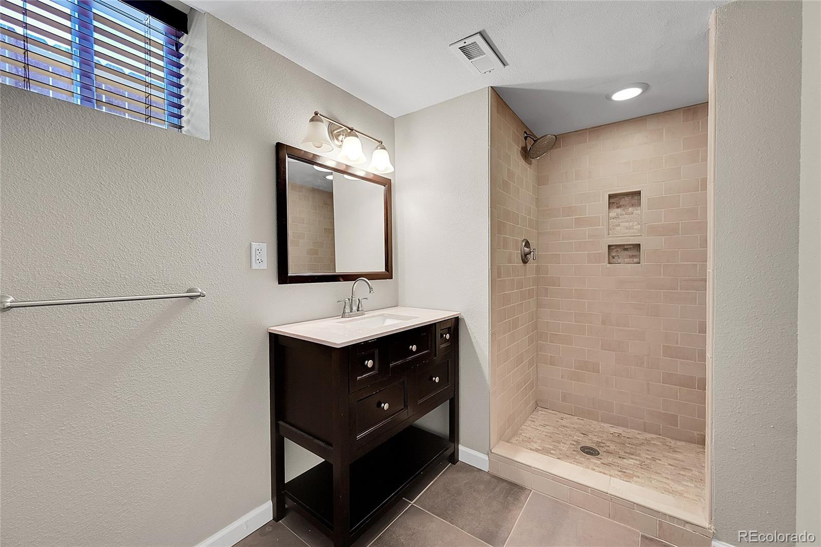 MLS Image #10 for 4268 s delaware street,englewood, Colorado