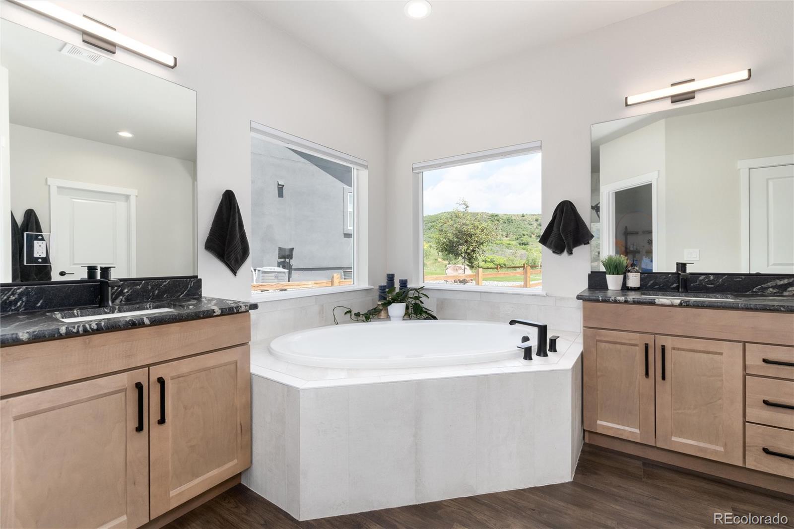 MLS Image #25 for 5225  mesa top drive,monument, Colorado