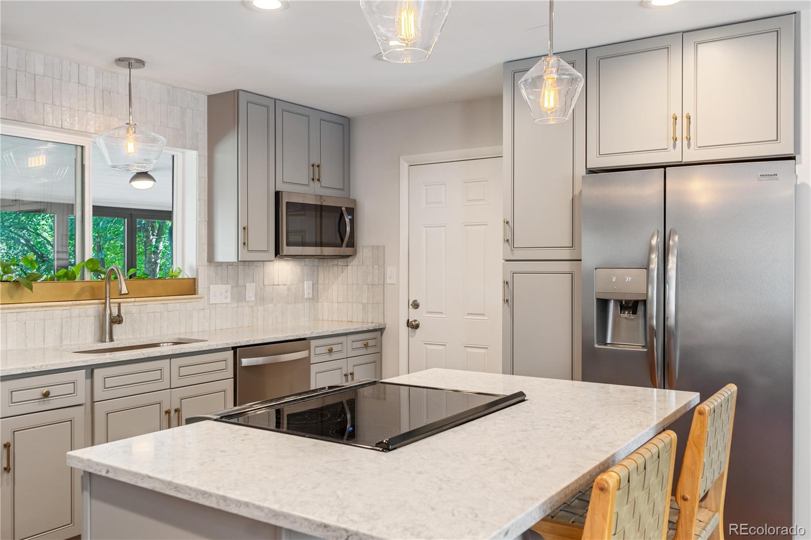 MLS Image #11 for 5525 e bails drive,denver, Colorado