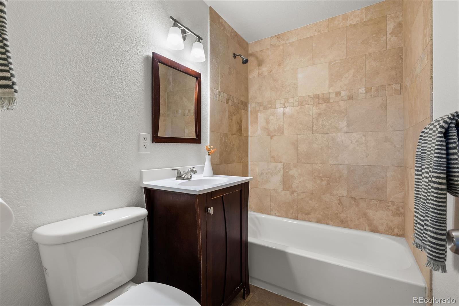 MLS Image #19 for 951 s osage street,denver, Colorado
