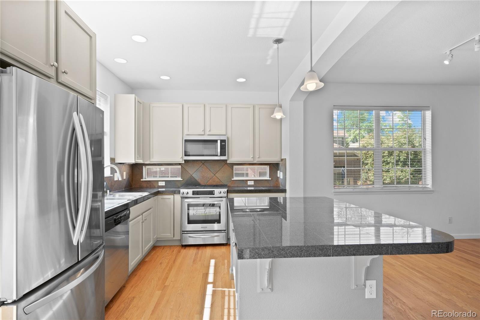 MLS Image #12 for 701 n roslyn street,denver, Colorado