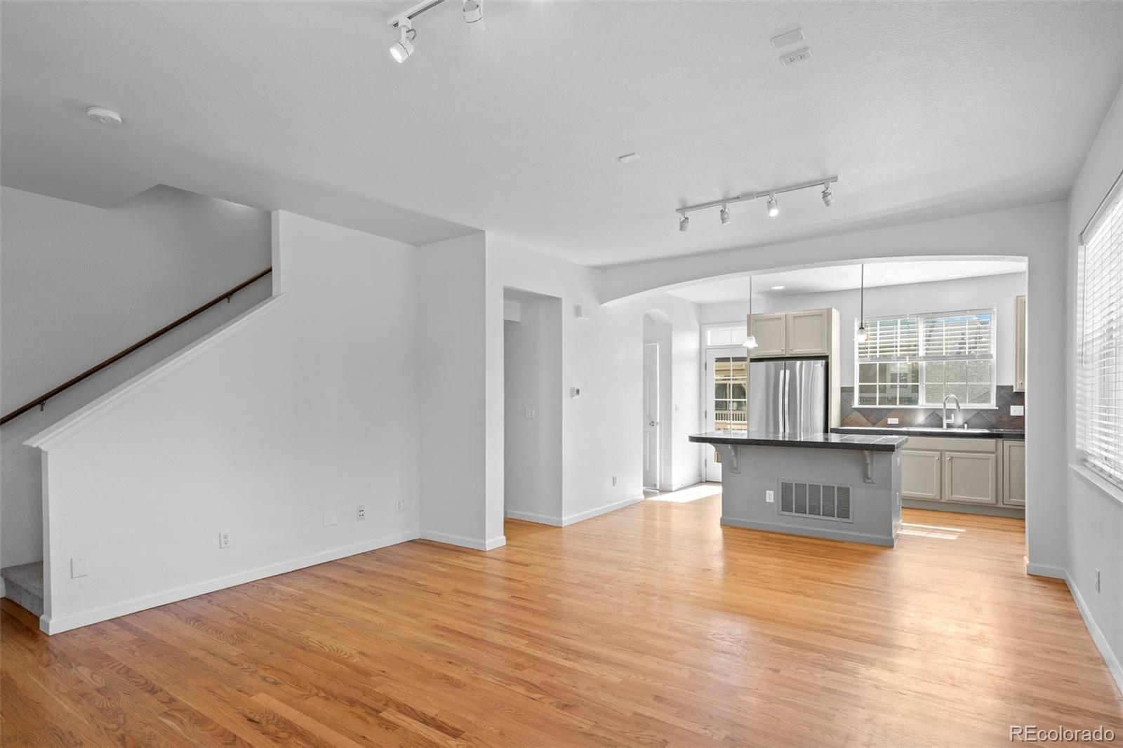 MLS Image #8 for 701 n roslyn street,denver, Colorado