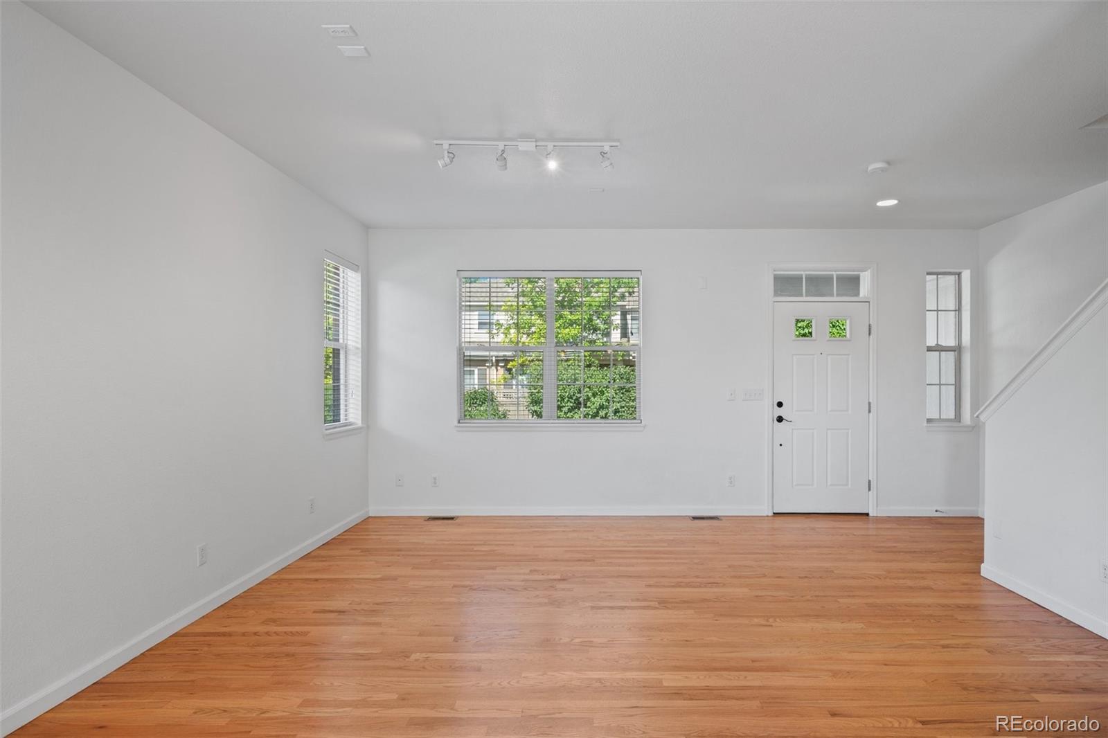 MLS Image #9 for 701 n roslyn street,denver, Colorado