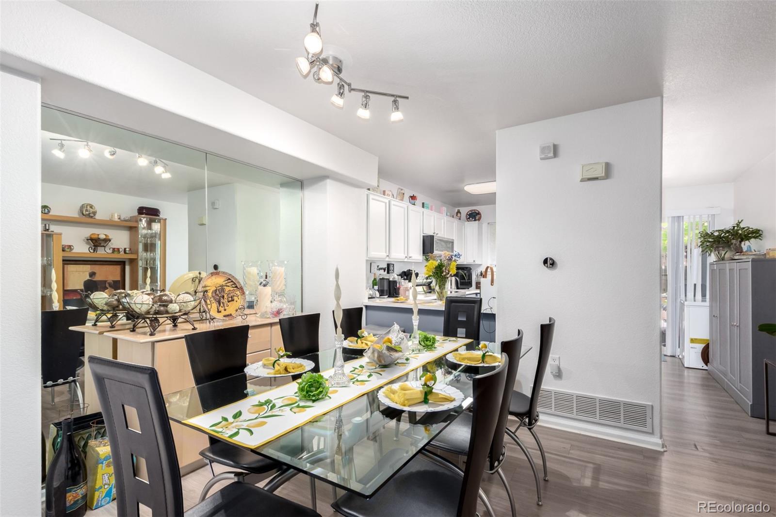MLS Image #7 for 1885 s quebec way,denver, Colorado