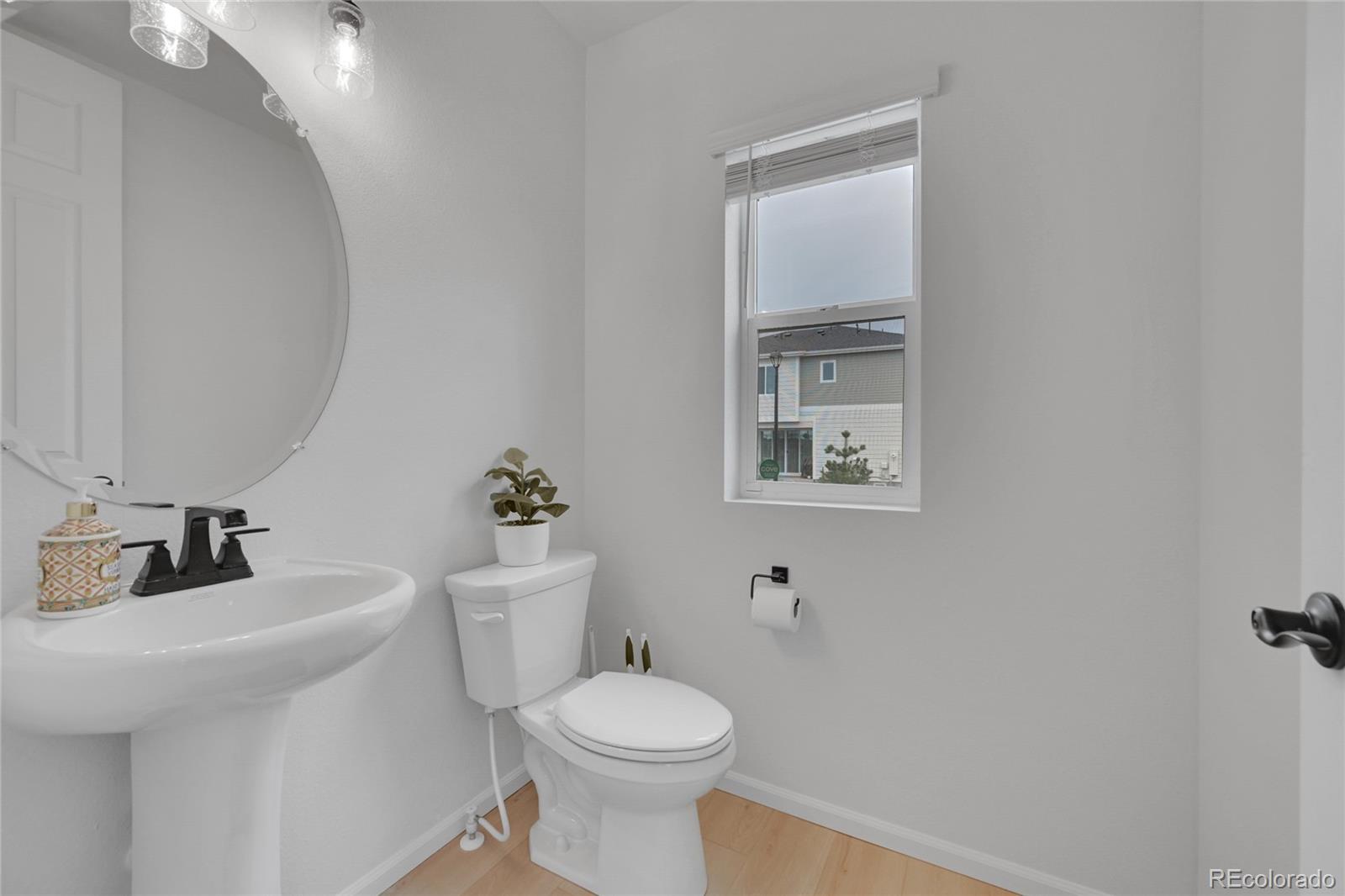 MLS Image #11 for 4612 s wenatchee street,aurora, Colorado