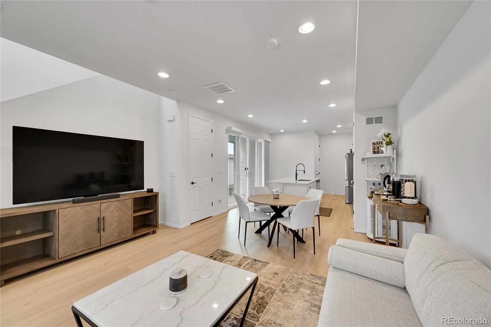 MLS Image #4 for 4612 s wenatchee street,aurora, Colorado