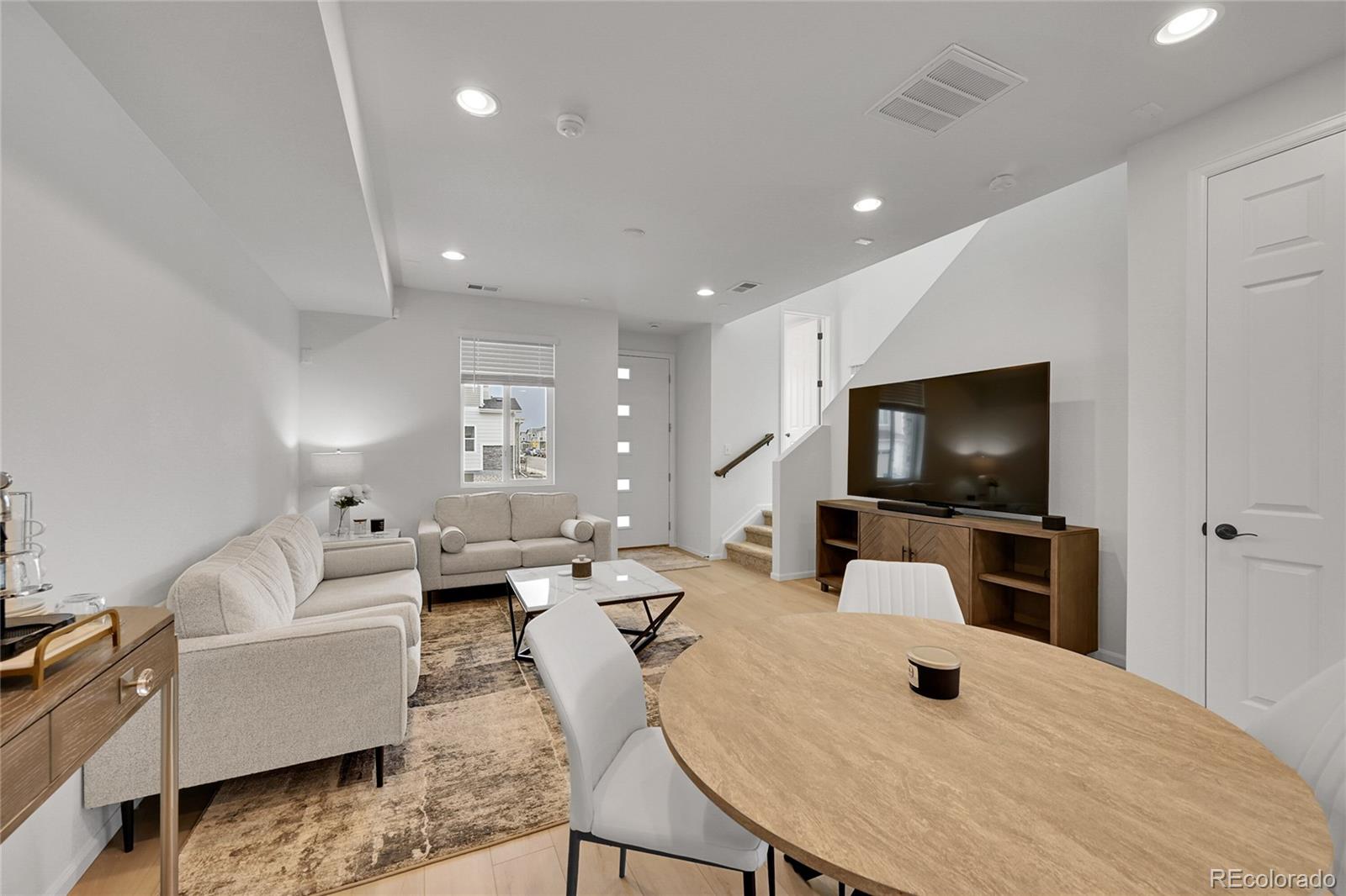 MLS Image #5 for 4612 s wenatchee street,aurora, Colorado