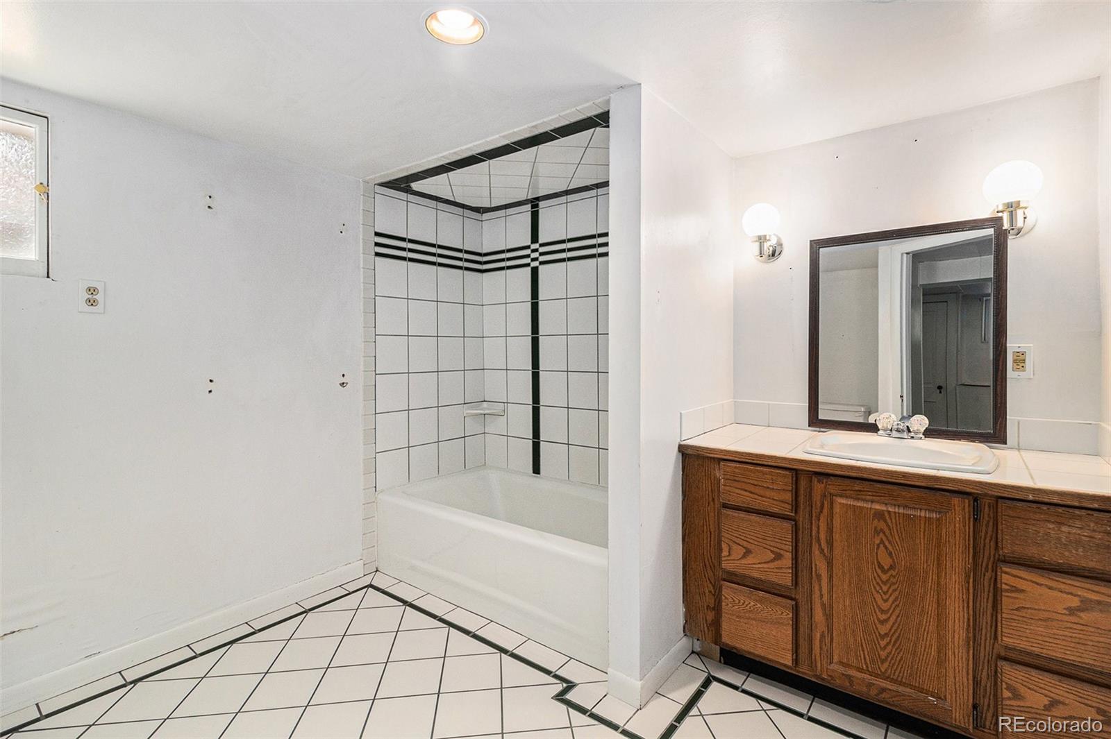MLS Image #9 for 4010  grove street,denver, Colorado