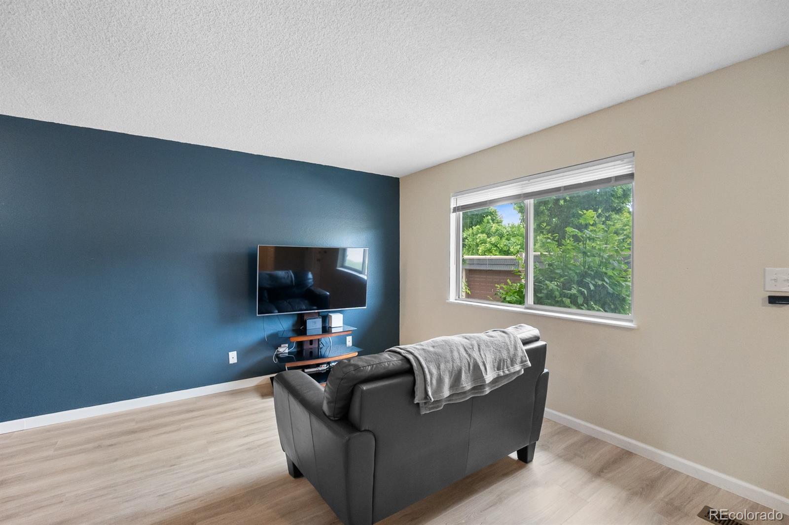 MLS Image #5 for 6856 s broadway ,centennial, Colorado