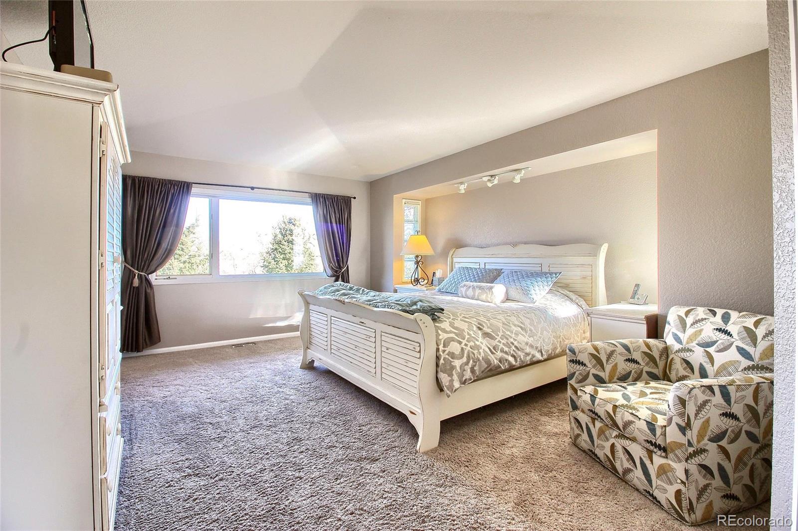 MLS Image #7 for 5046 e cherry creek south drive,denver, Colorado