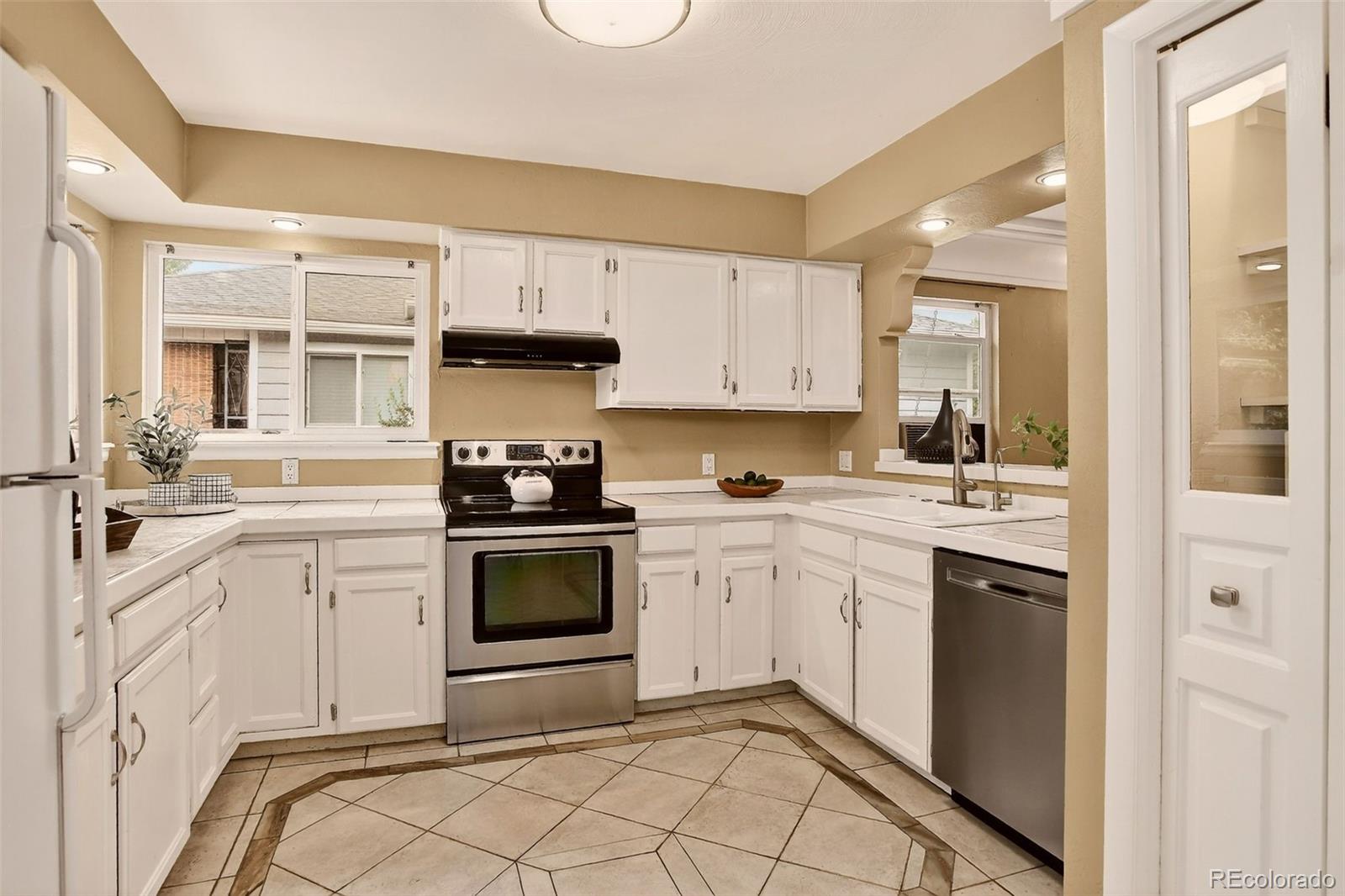 MLS Image #10 for 3979 s grant street,englewood, Colorado