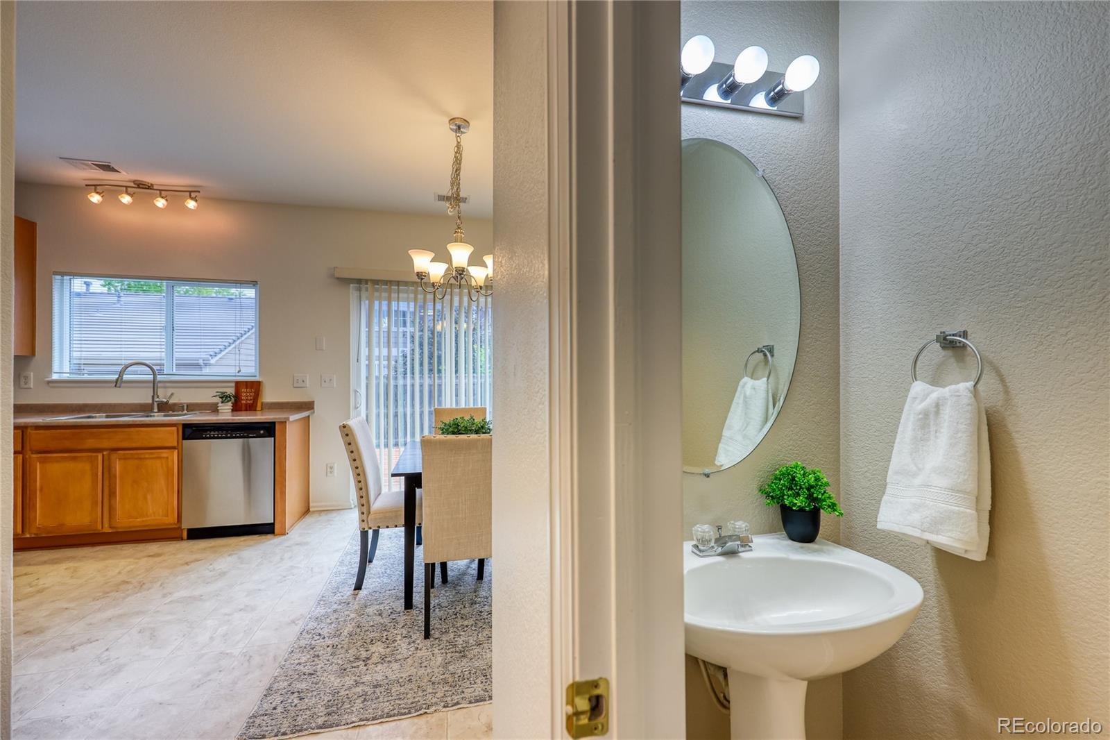 MLS Image #4 for 7345 s nucla street,aurora, Colorado