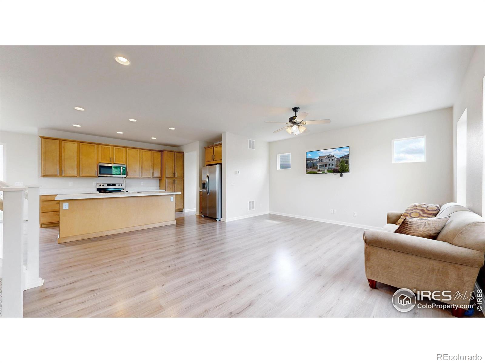 MLS Image #11 for 10604  reunion parkway,commerce city, Colorado