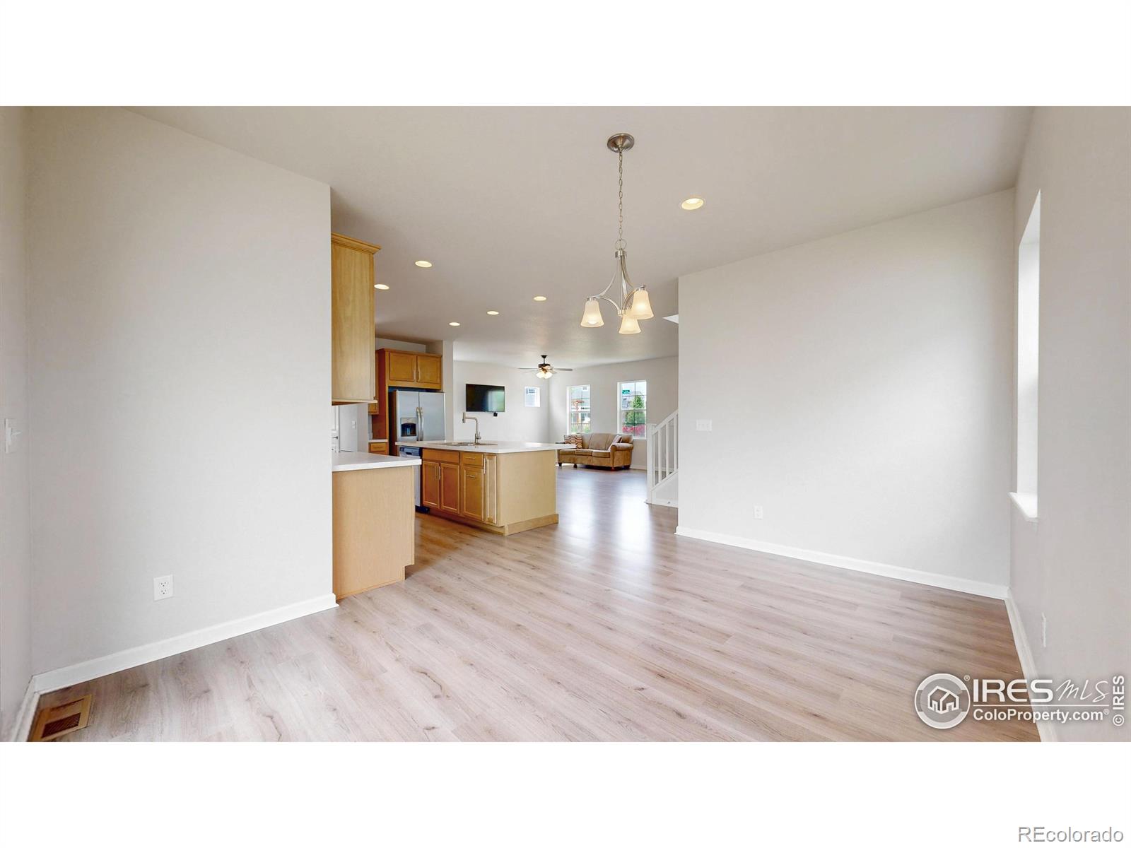MLS Image #14 for 10604  reunion parkway,commerce city, Colorado