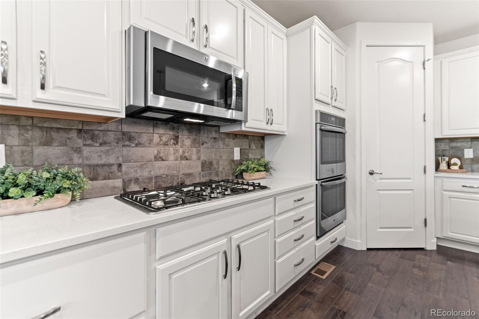 MLS Image #19 for 19894 w 94th lane,arvada, Colorado