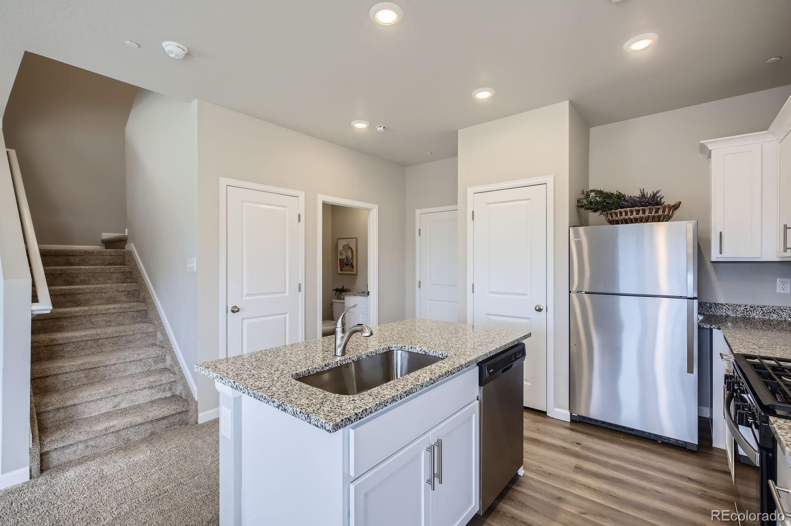 MLS Image #7 for 127  robin road,johnstown, Colorado