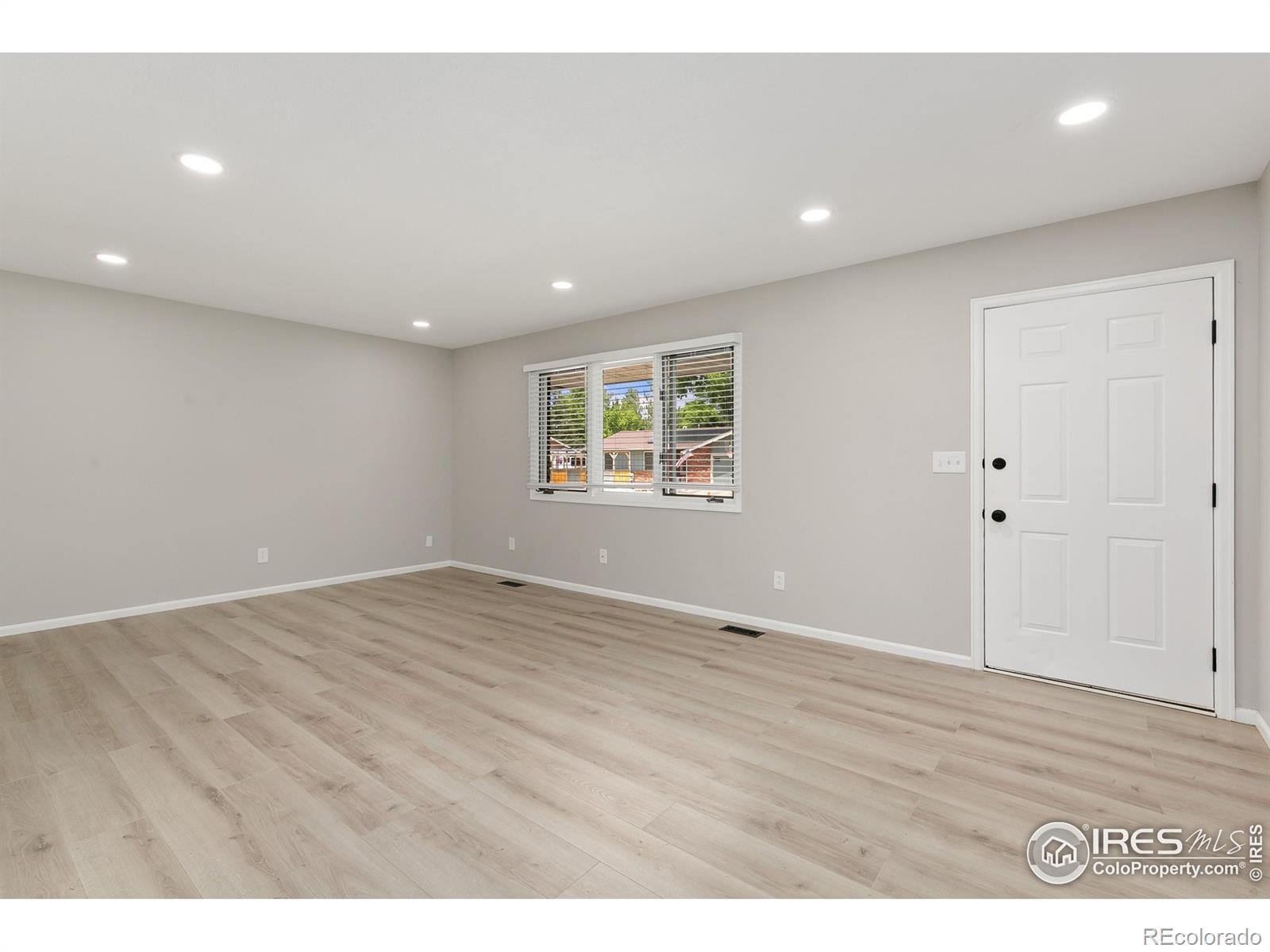 MLS Image #4 for 1069  pinyon drive,windsor, Colorado