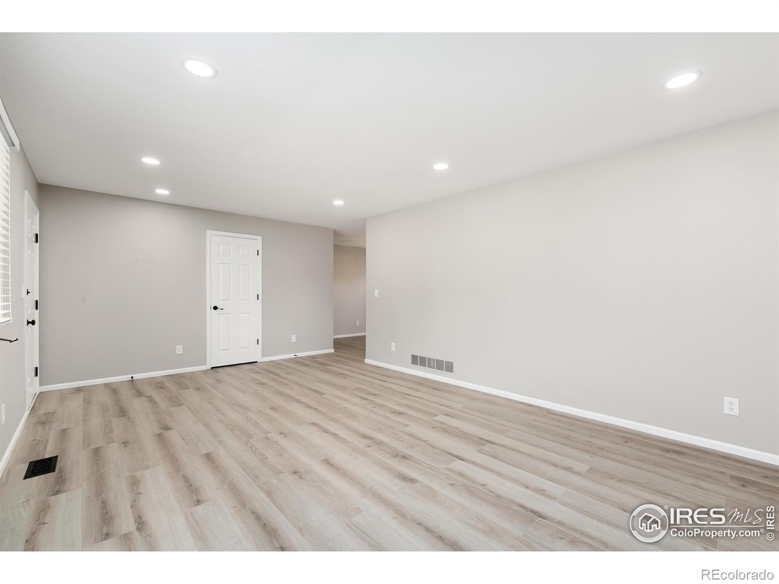 MLS Image #8 for 1069  pinyon drive,windsor, Colorado