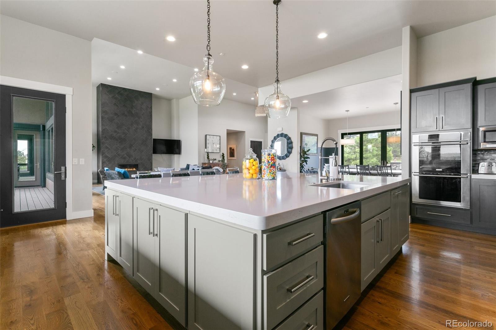MLS Image #11 for 843  long timber lane,monument, Colorado
