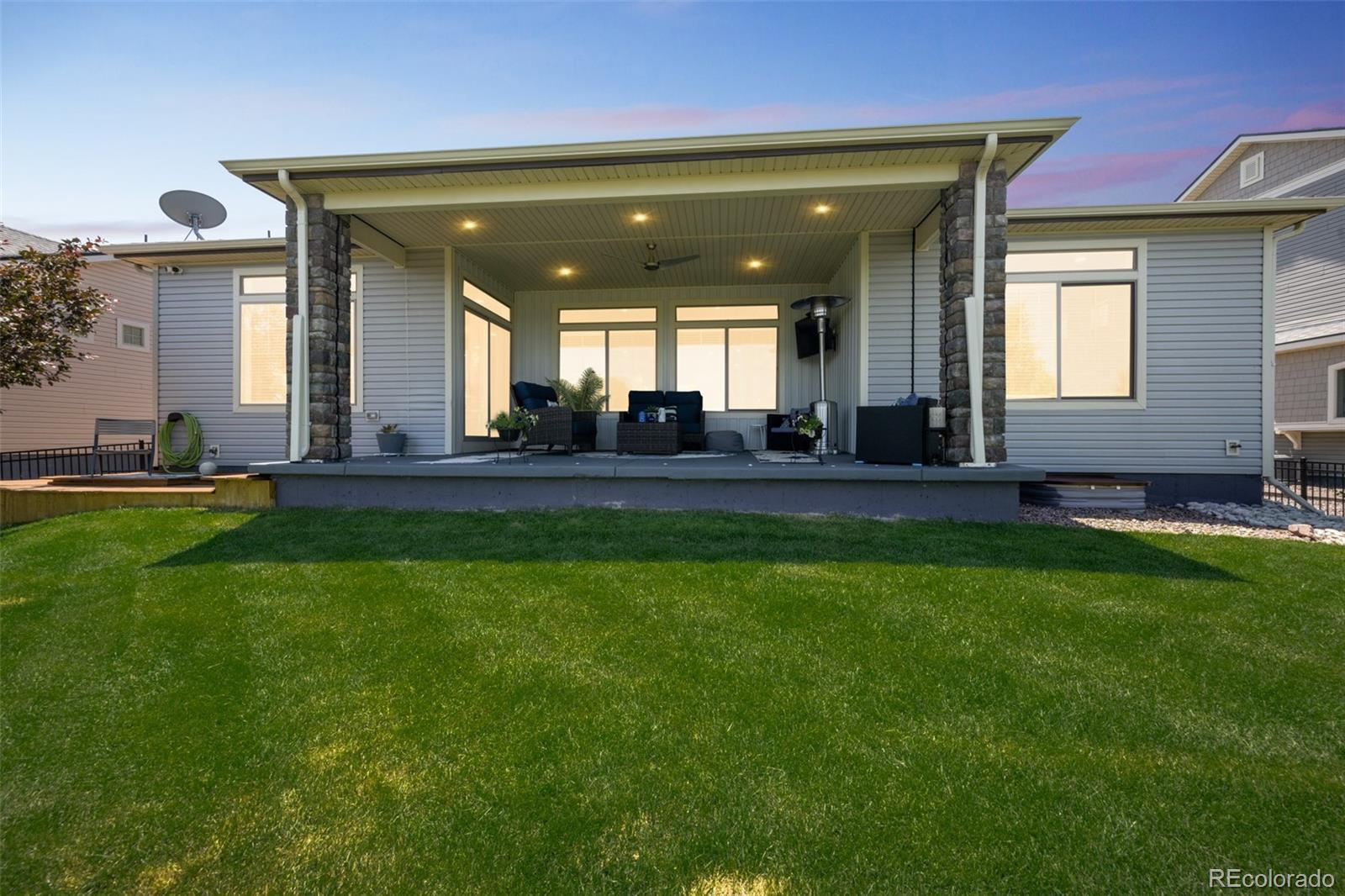 MLS Image #27 for 20553 e 50th place,denver, Colorado