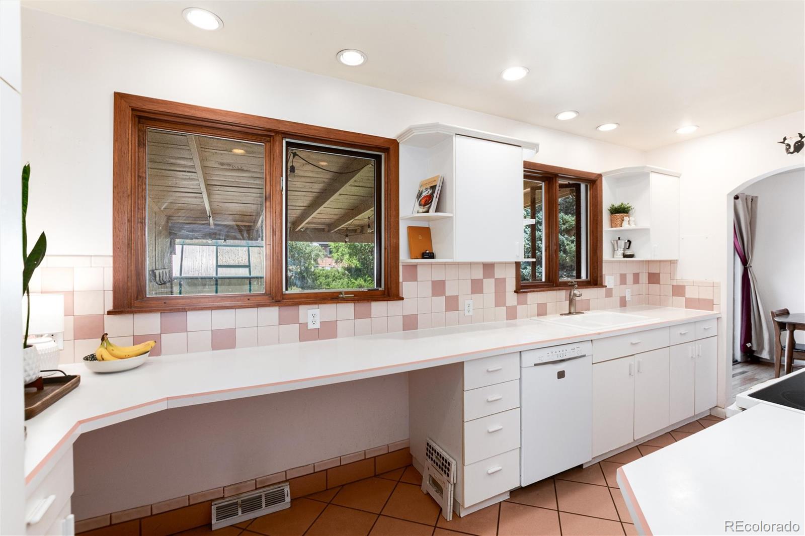MLS Image #10 for 5067 s mabre court,littleton, Colorado