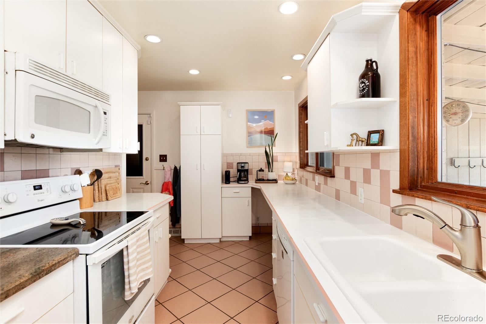 MLS Image #8 for 5067 s mabre court,littleton, Colorado