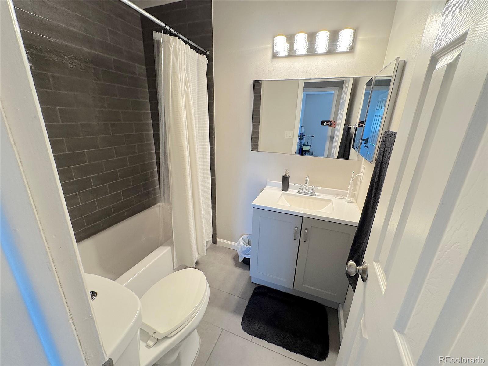 MLS Image #14 for 5677 s lowell boulevard,littleton, Colorado