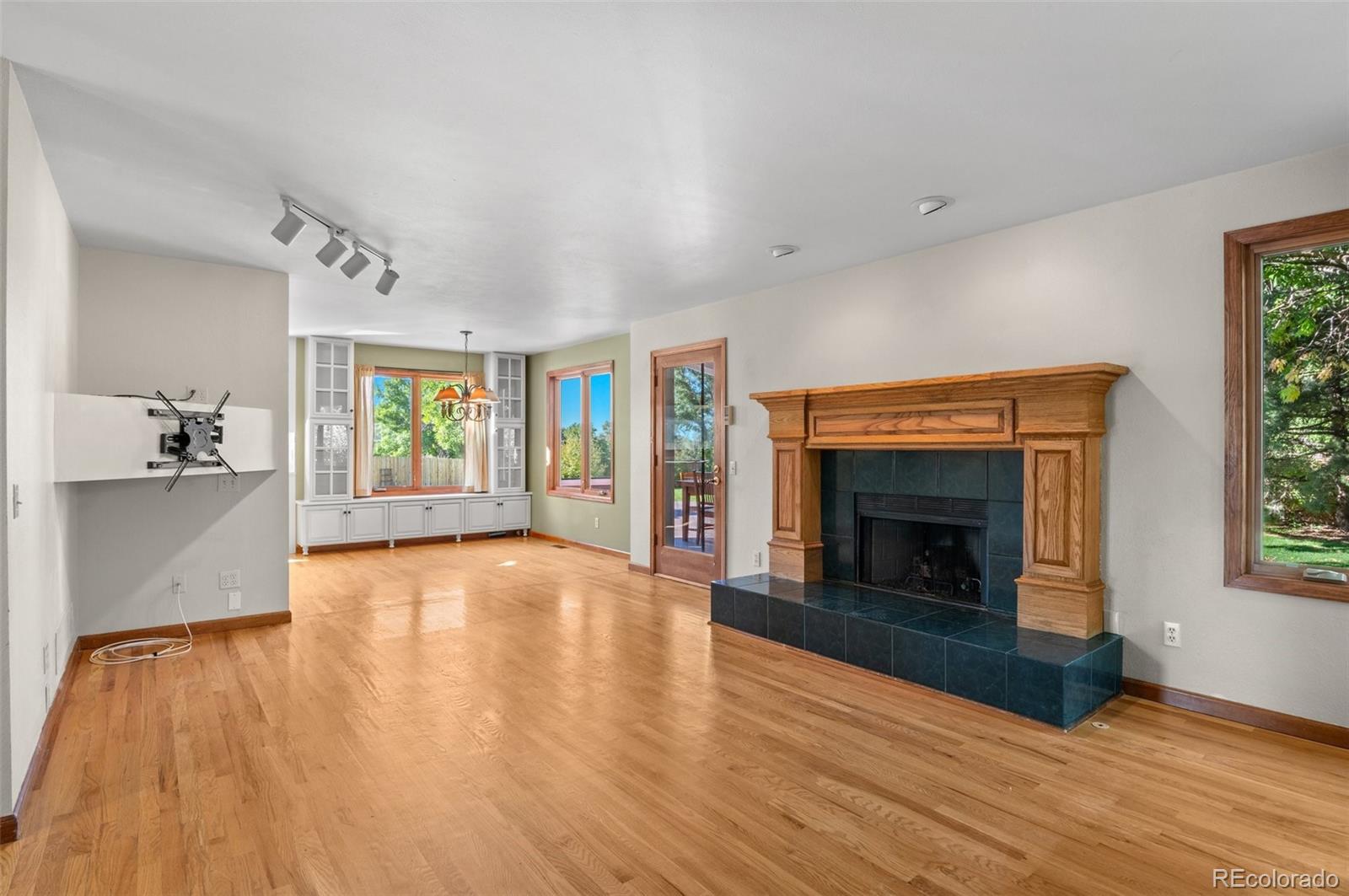 MLS Image #14 for 8000 s williams way,centennial, Colorado