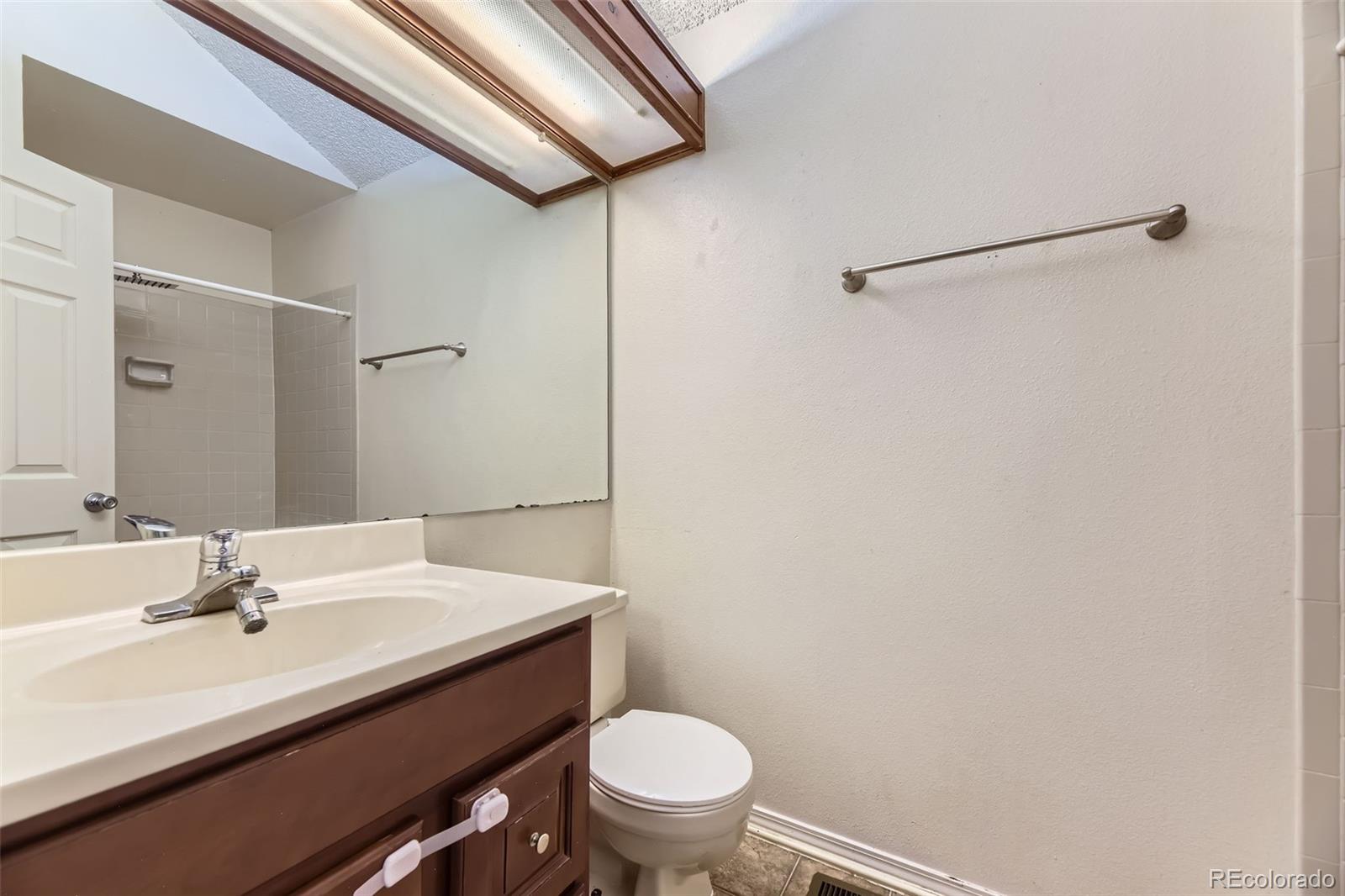 MLS Image #7 for 4130 e 94th avenue b,thornton, Colorado