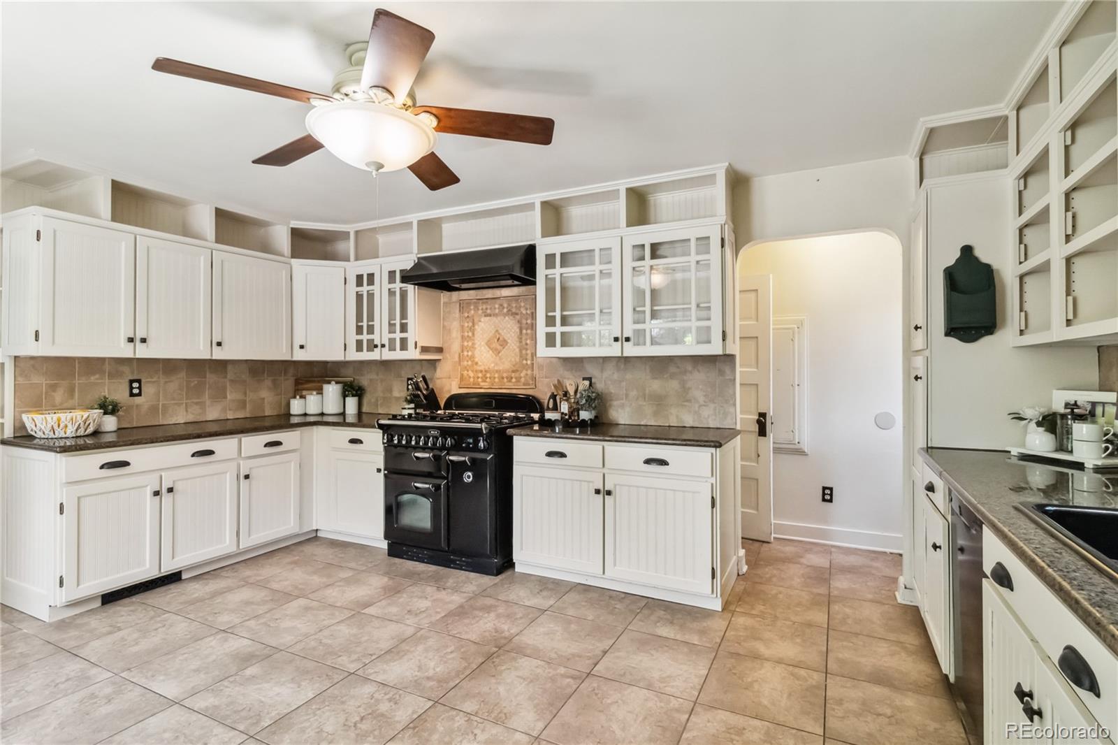 MLS Image #10 for 1326 e platte avenue,colorado springs, Colorado