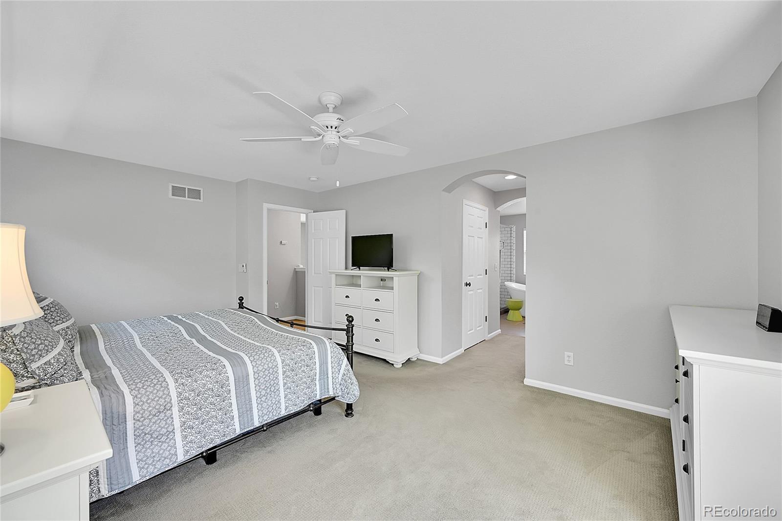 MLS Image #17 for 7064 e 2nd avenue,denver, Colorado