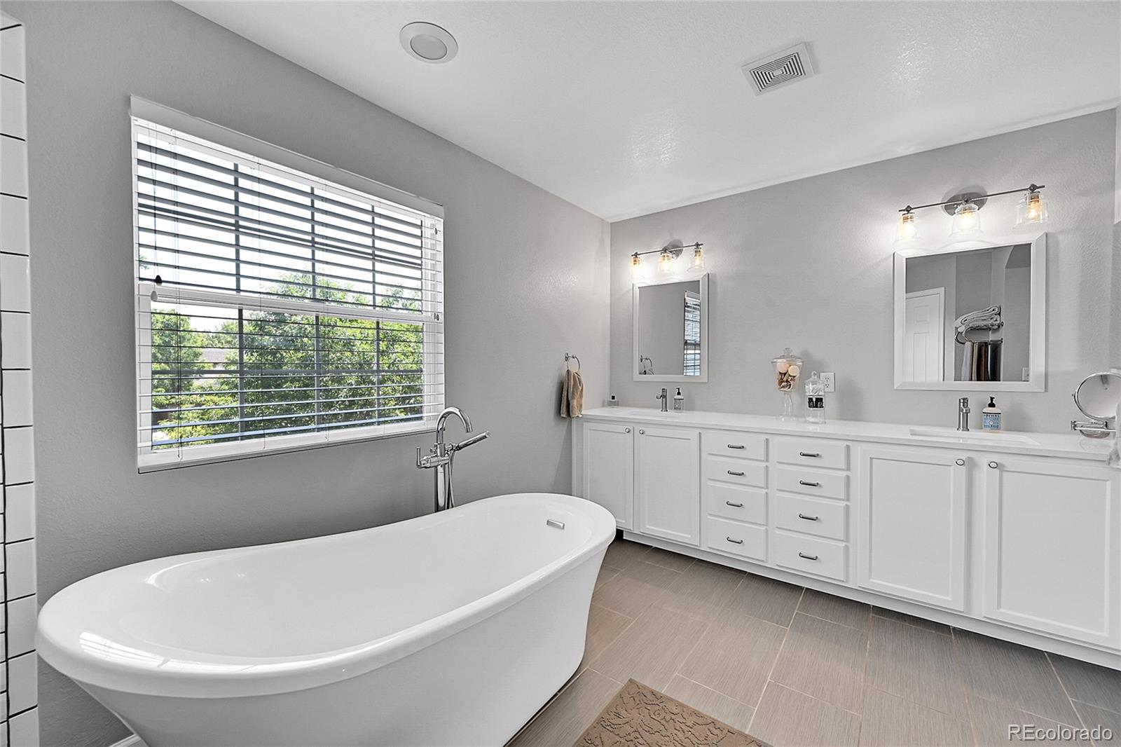 MLS Image #21 for 7064 e 2nd avenue,denver, Colorado