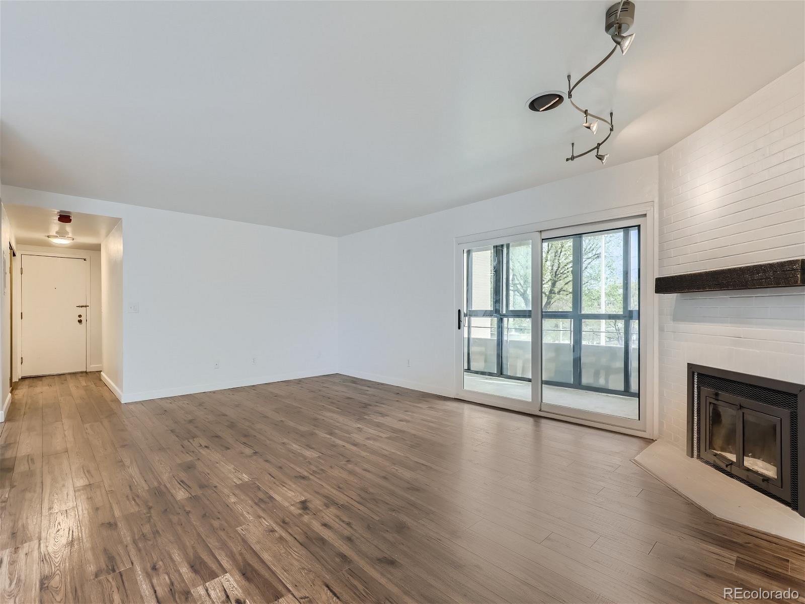 MLS Image #2 for 800  pearl street 204,denver, Colorado