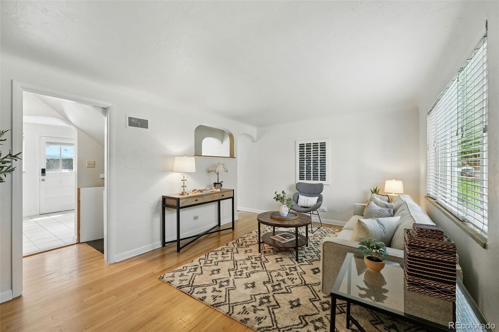 MLS Image #9 for 1376  ivanhoe street,denver, Colorado