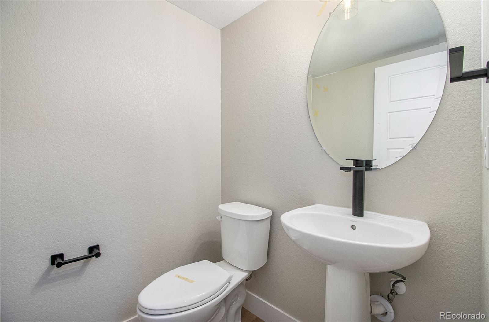 MLS Image #4 for 2076 s holly street,denver, Colorado