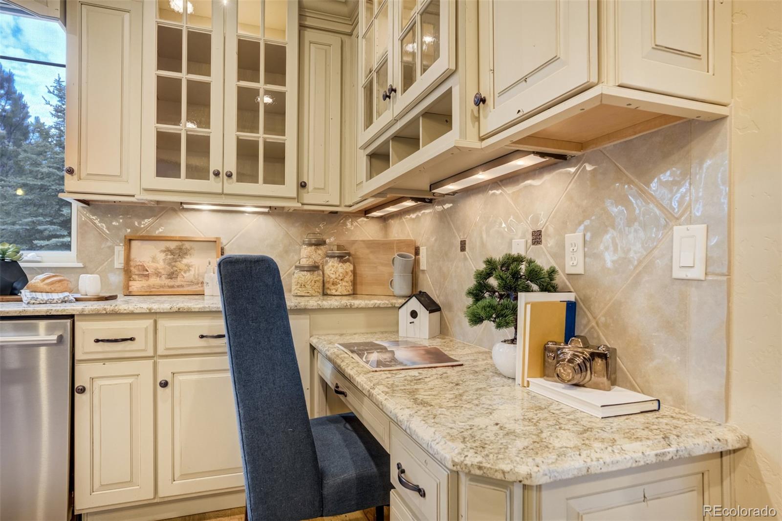 MLS Image #11 for 5085  saxton hollow road,colorado springs, Colorado