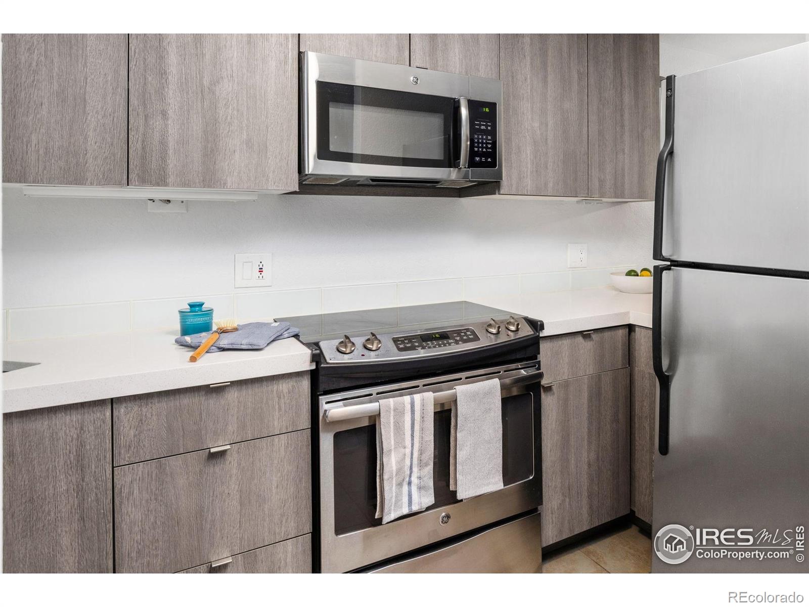MLS Image #10 for 2201  pearl street,boulder, Colorado