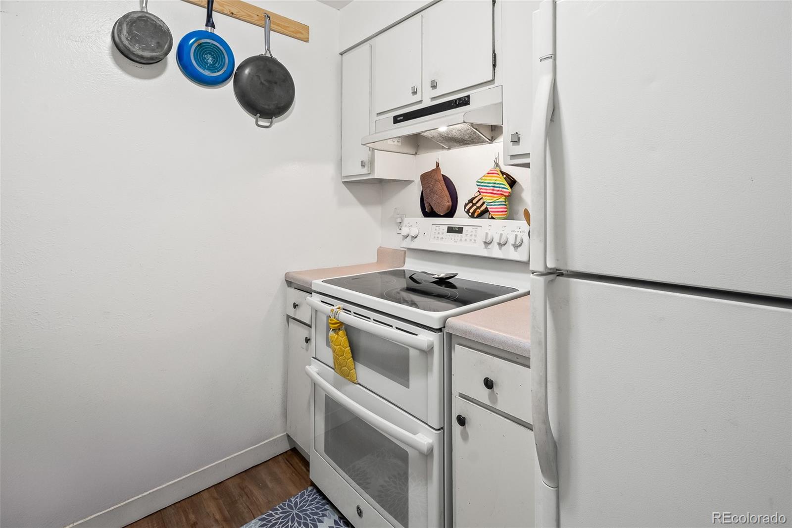 MLS Image #14 for 3613 s sheridan boulevard,denver, Colorado