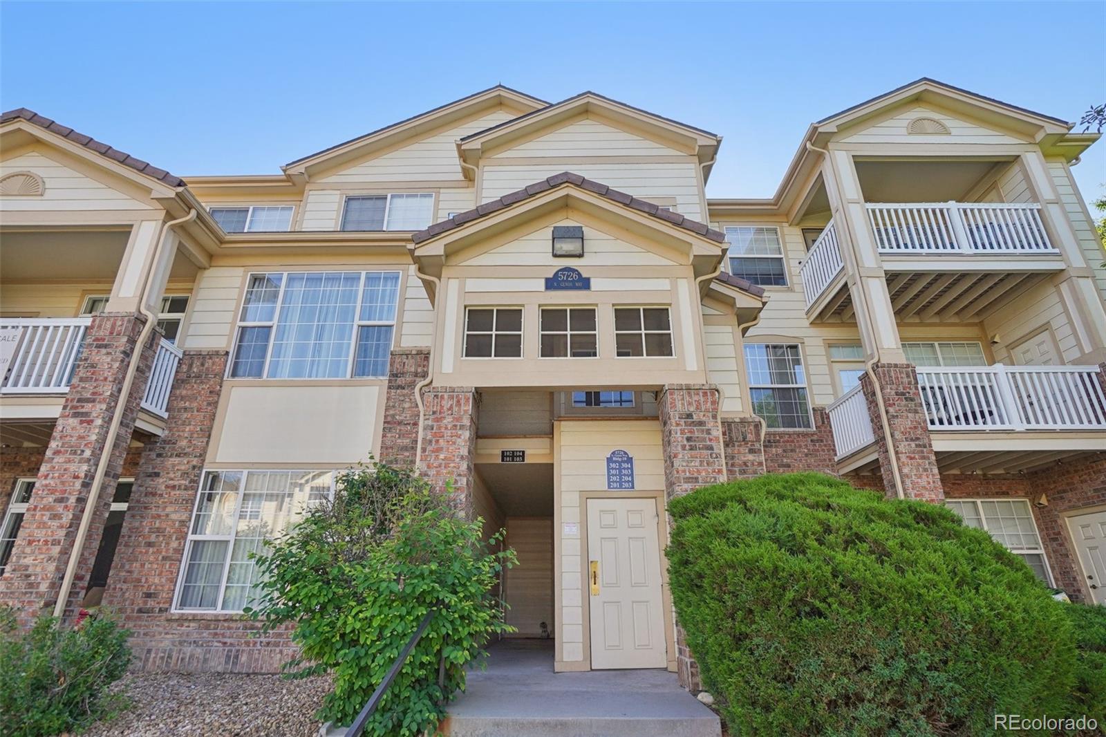 MLS Image #3 for 5726 n genoa way 301,aurora, Colorado