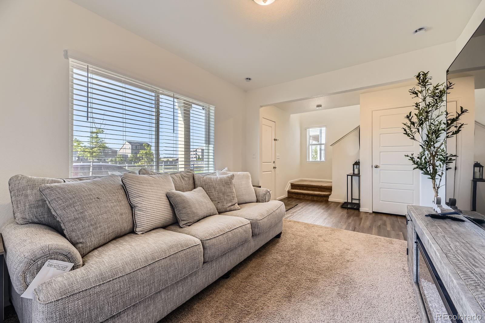 MLS Image #5 for 18270 e 51st place,denver, Colorado