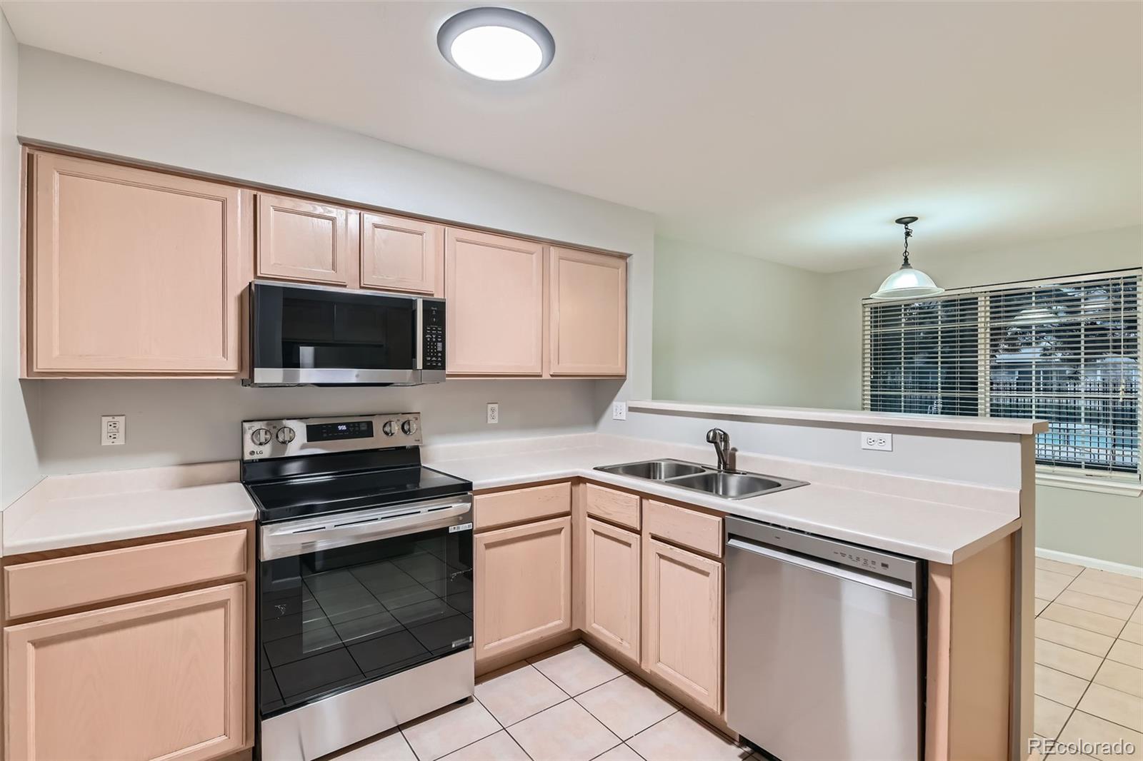 MLS Image #7 for 1121 w 112th avenue,denver, Colorado