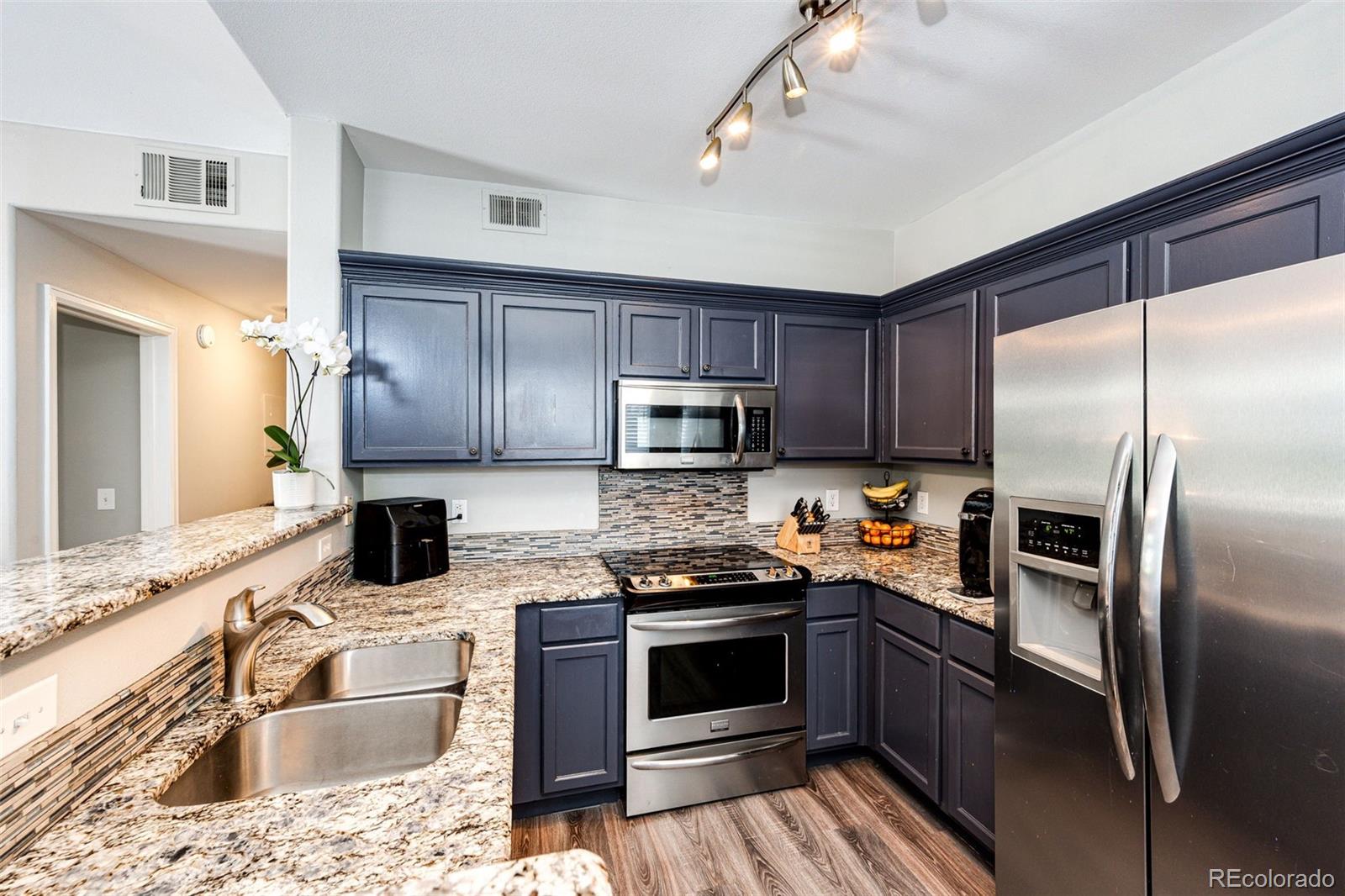 MLS Image #6 for 8500 e jefferson avenue,denver, Colorado
