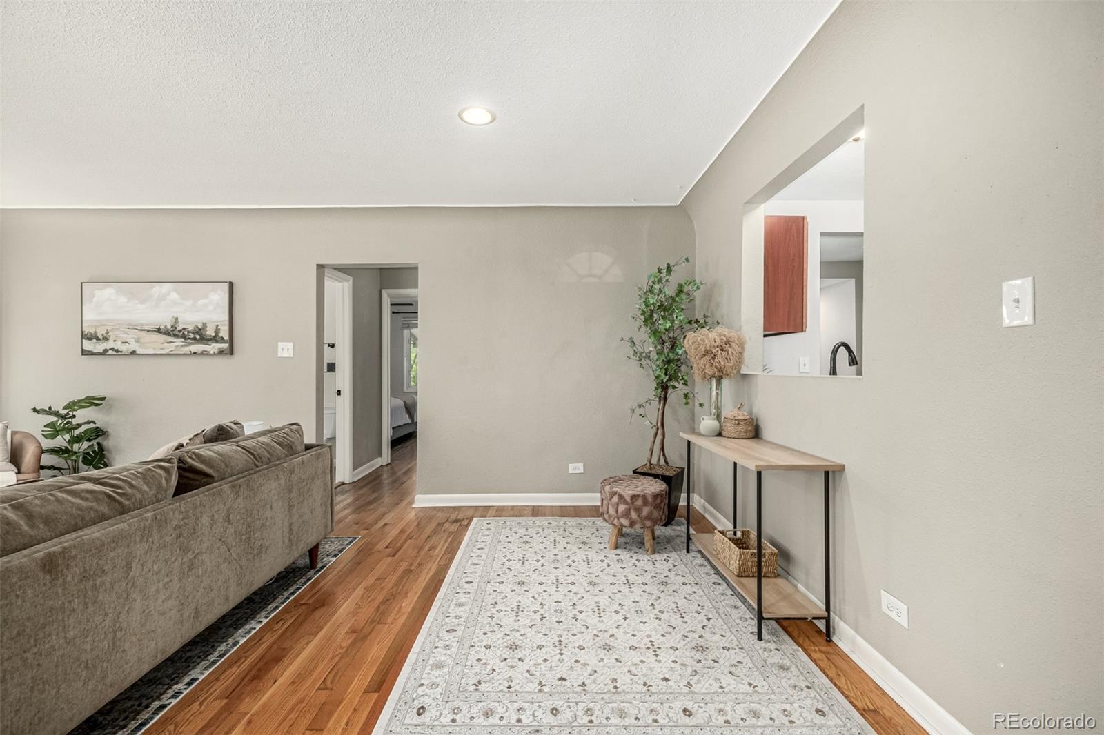 MLS Image #12 for 1635  poplar street,denver, Colorado