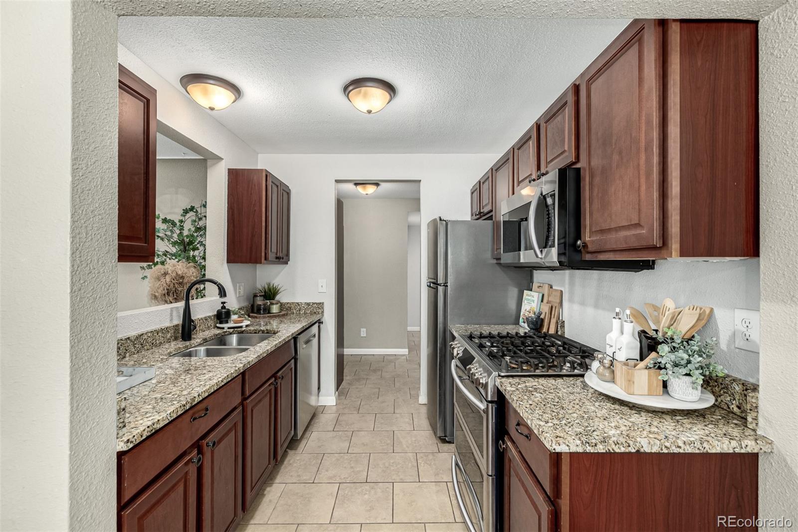 MLS Image #16 for 1635  poplar street,denver, Colorado