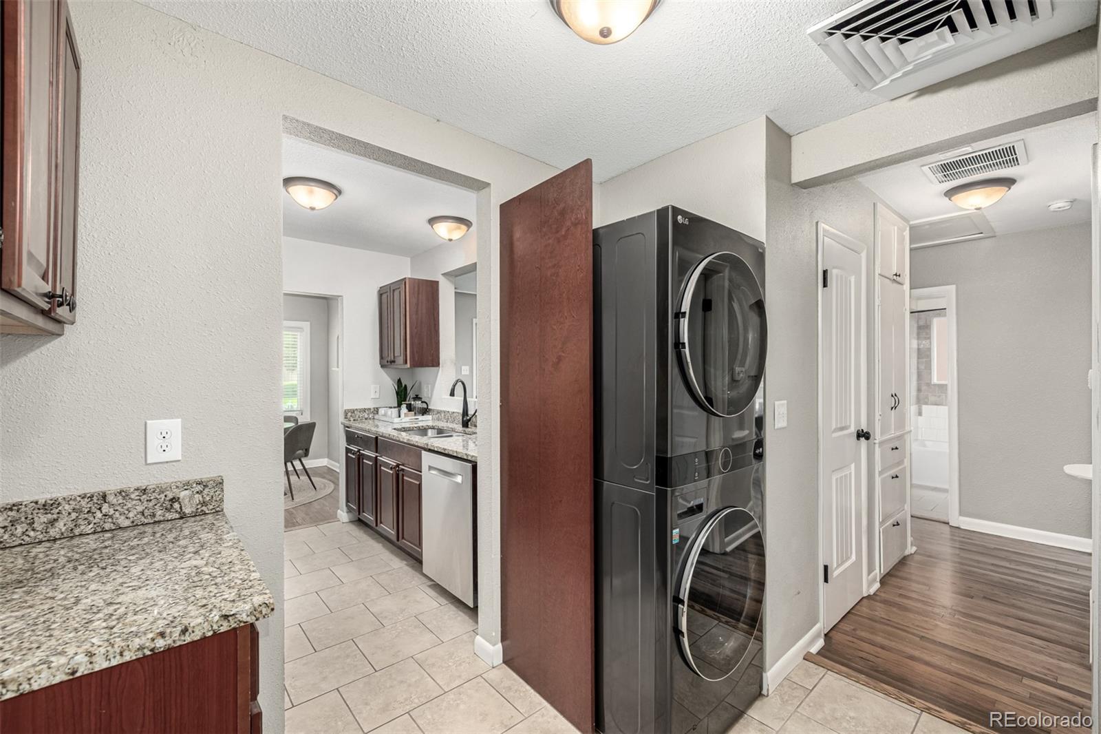 MLS Image #19 for 1635  poplar street,denver, Colorado