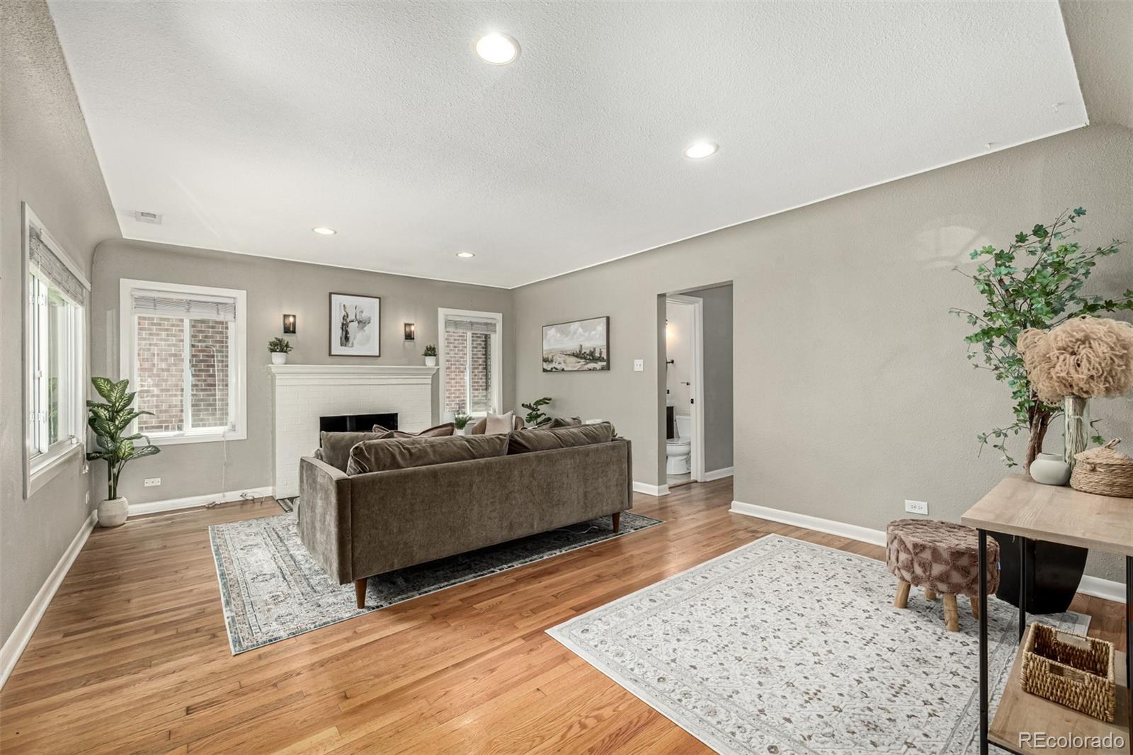 MLS Image #6 for 1635  poplar street,denver, Colorado