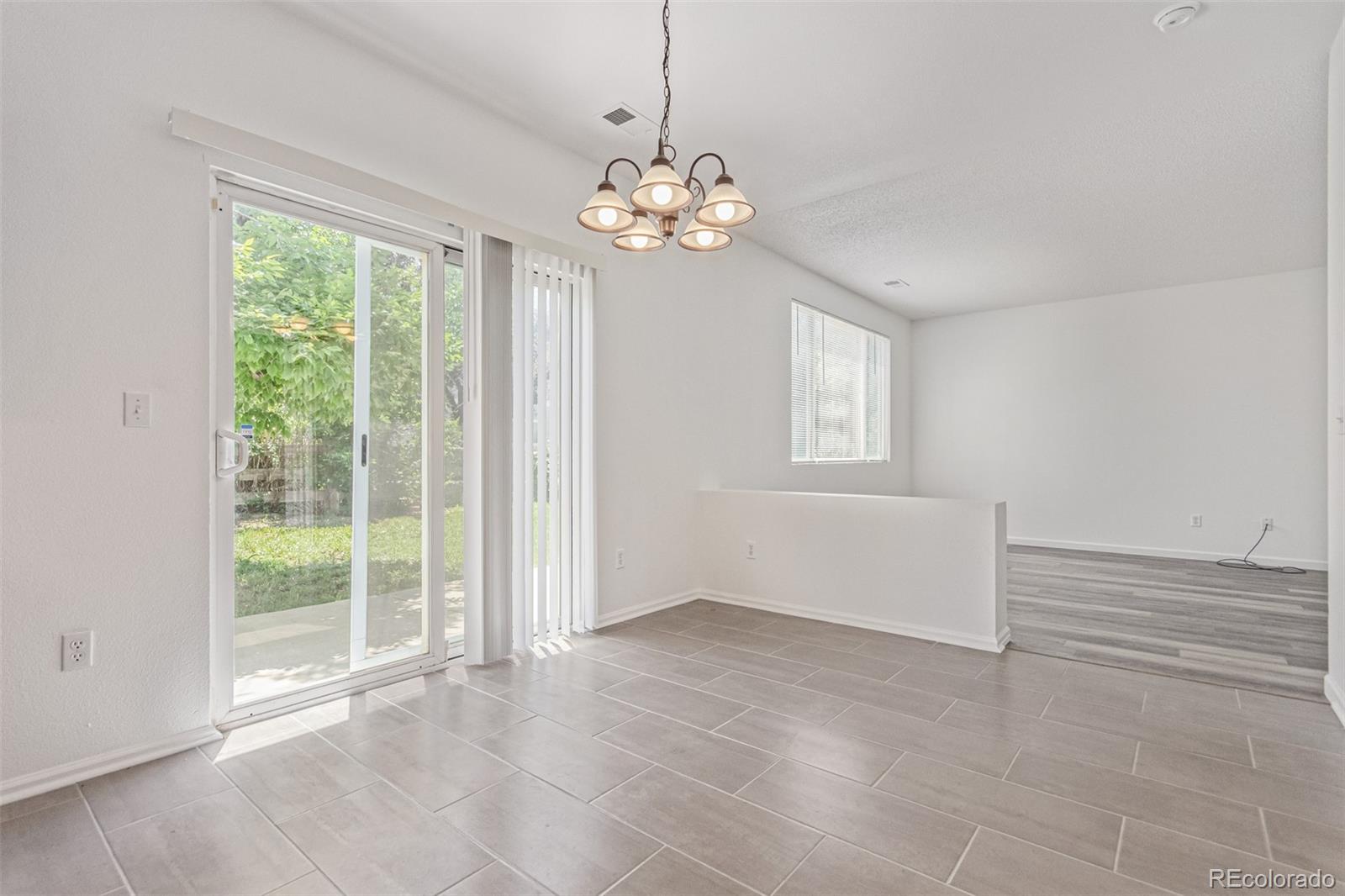 MLS Image #11 for 19466 e 59th drive,aurora, Colorado