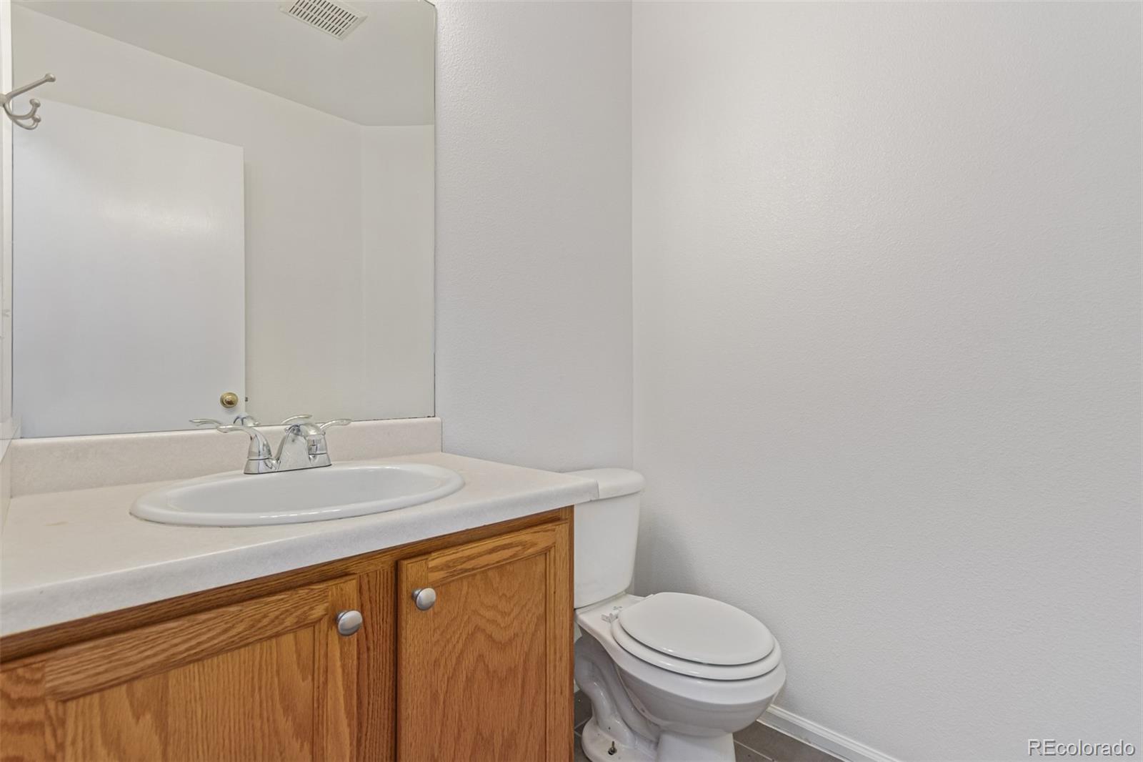 MLS Image #13 for 19466 e 59th drive,aurora, Colorado