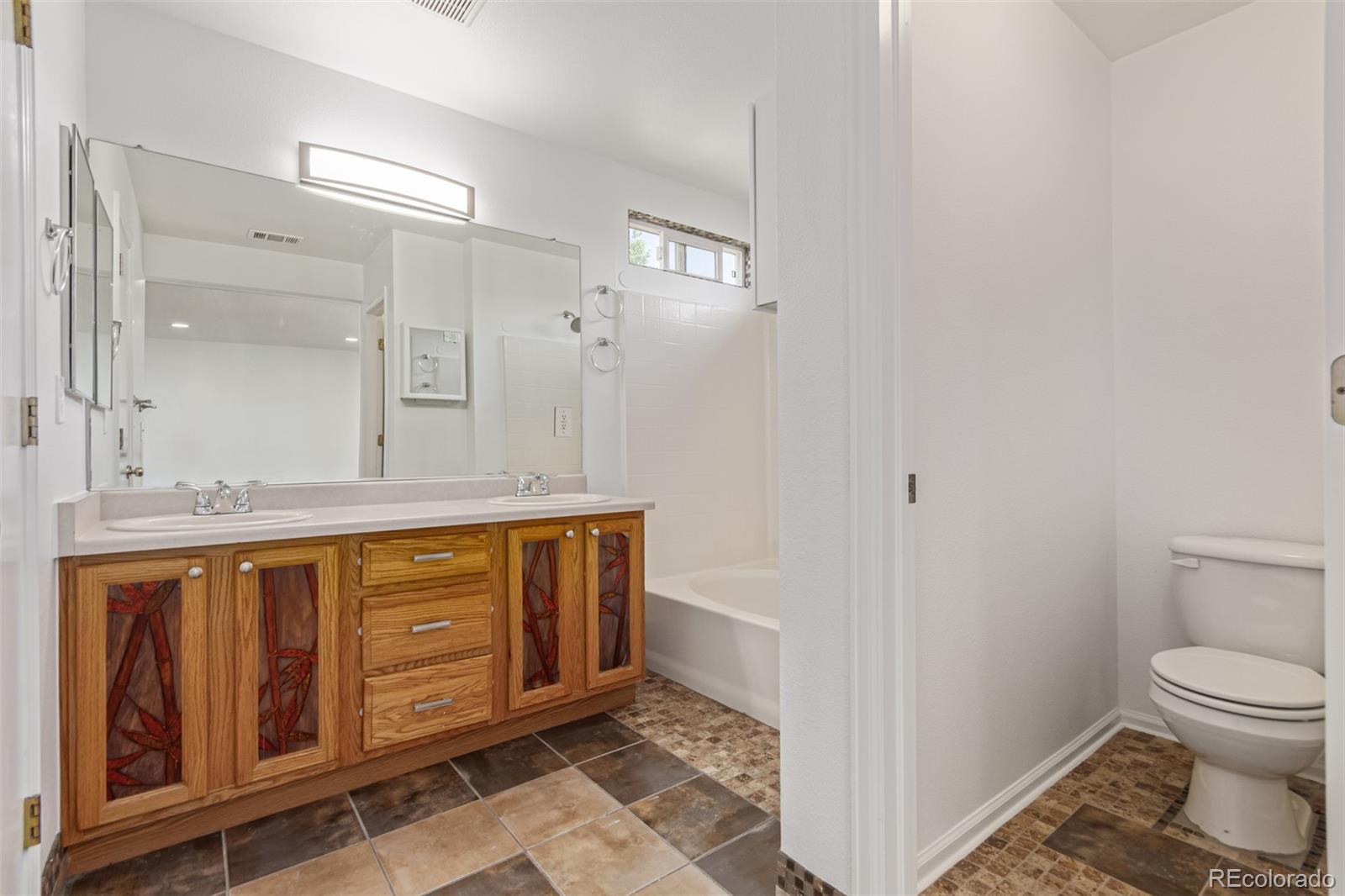 MLS Image #16 for 19466 e 59th drive,aurora, Colorado